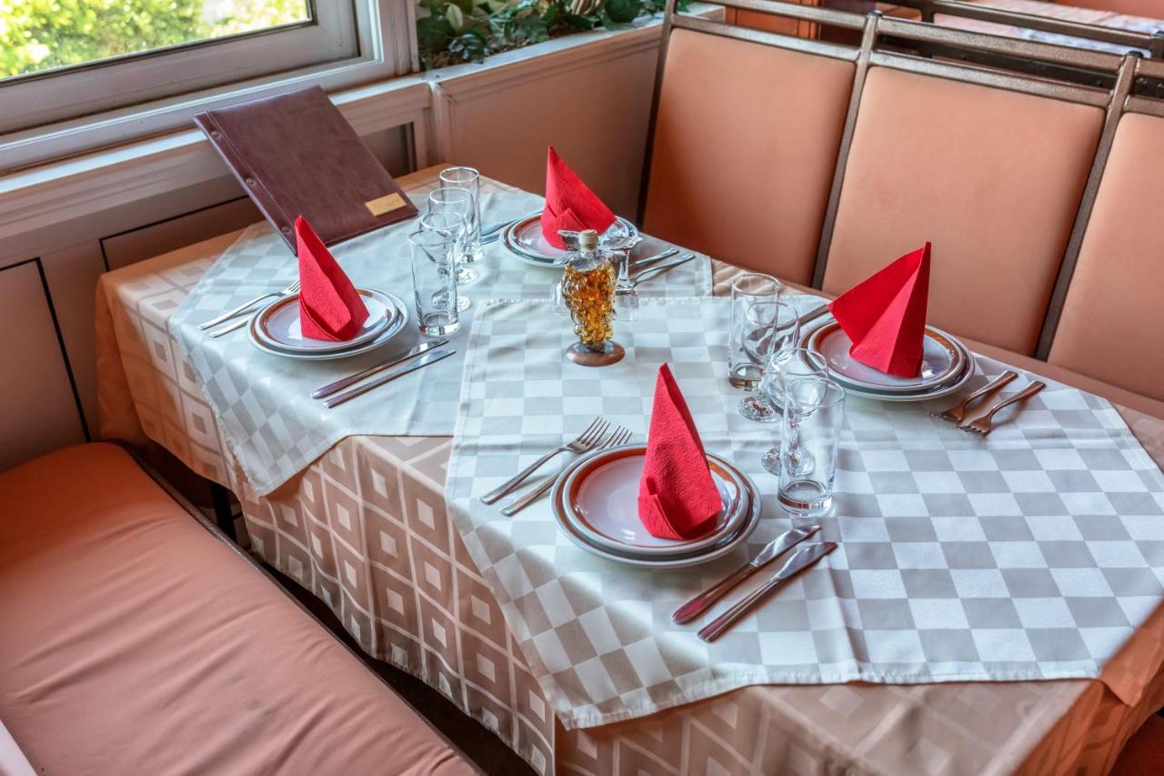 Apartments Pod Lozom With Seaview Petrovac Εξωτερικό φωτογραφία