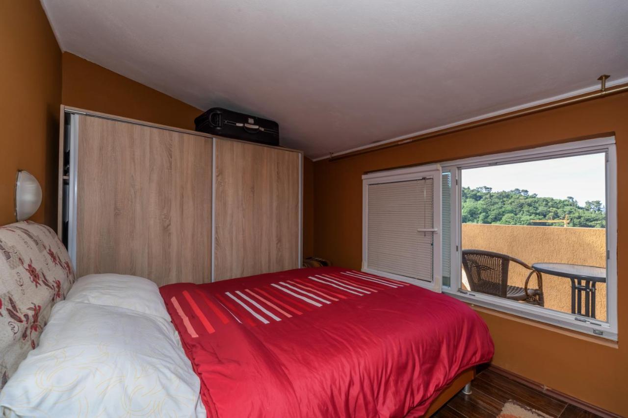 Apartments Pod Lozom With Seaview Petrovac Δωμάτιο φωτογραφία