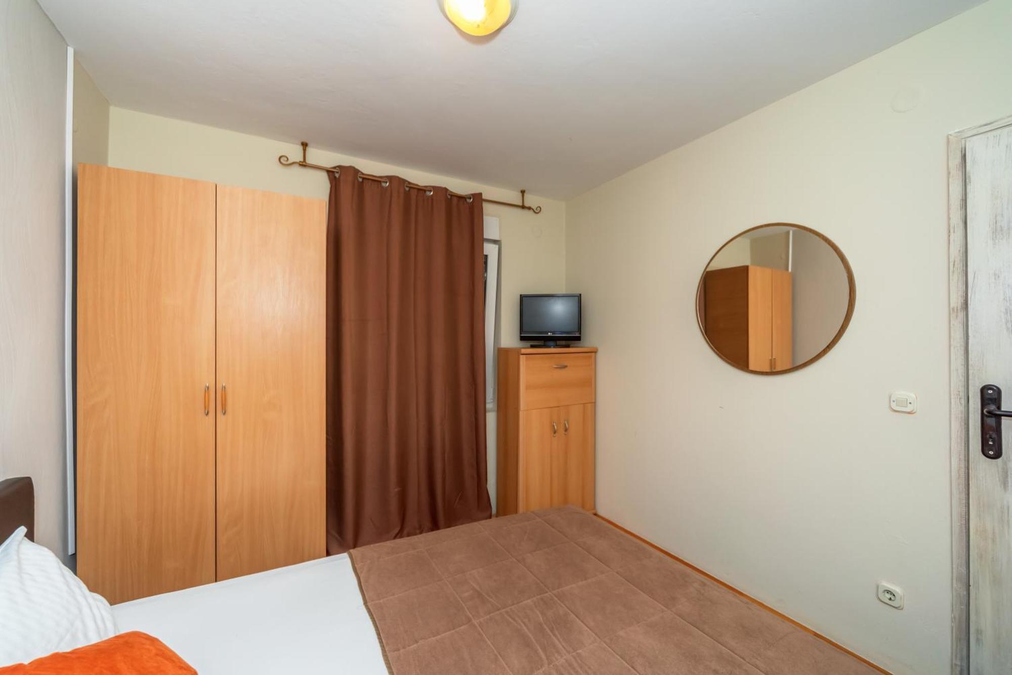 Apartments Pod Lozom With Seaview Petrovac Δωμάτιο φωτογραφία
