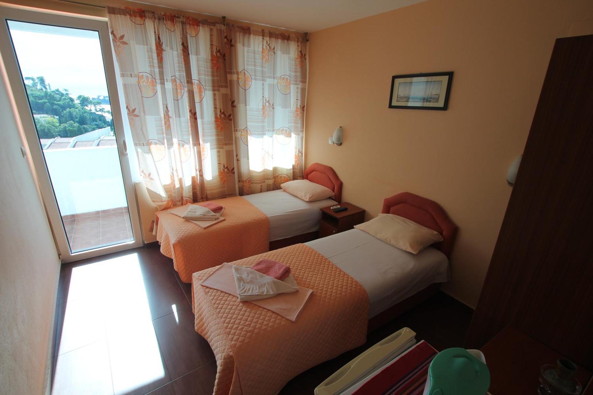 Apartments Pod Lozom With Seaview Petrovac Δωμάτιο φωτογραφία