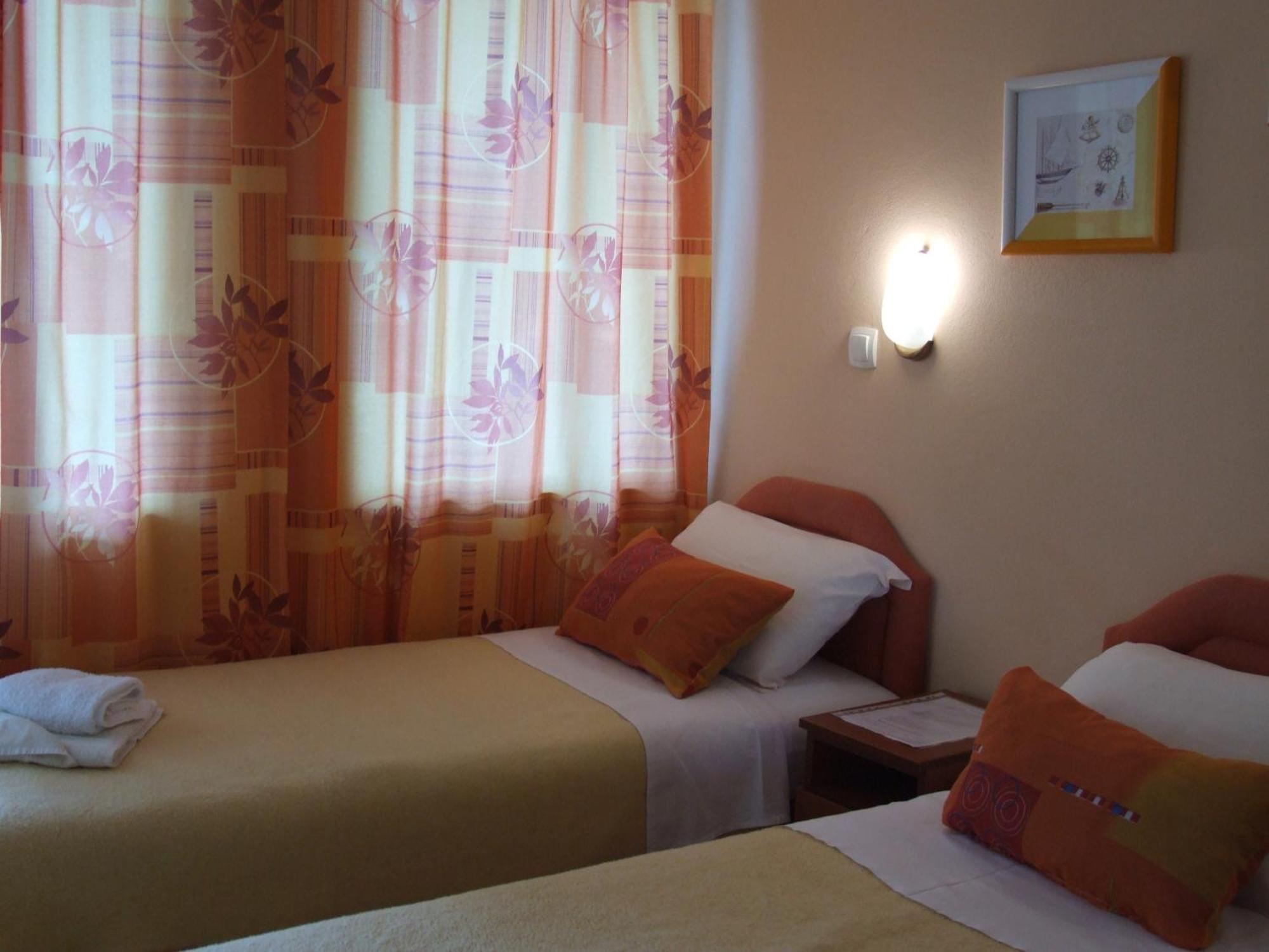 Apartments Pod Lozom With Seaview Petrovac Δωμάτιο φωτογραφία